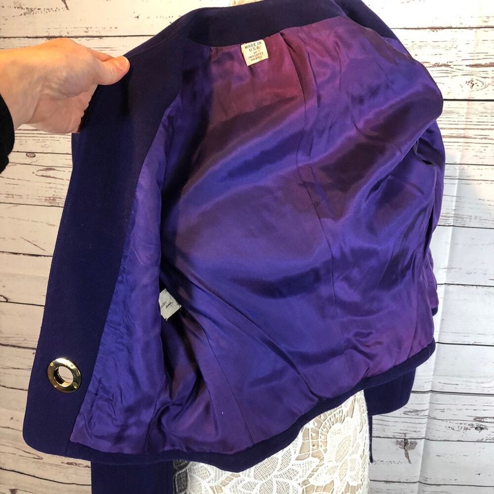 1980s Vintage Purple Wool Cashmere Cropped Blazer Gold Grommet Jacket USA Small - Picture 12 of 13